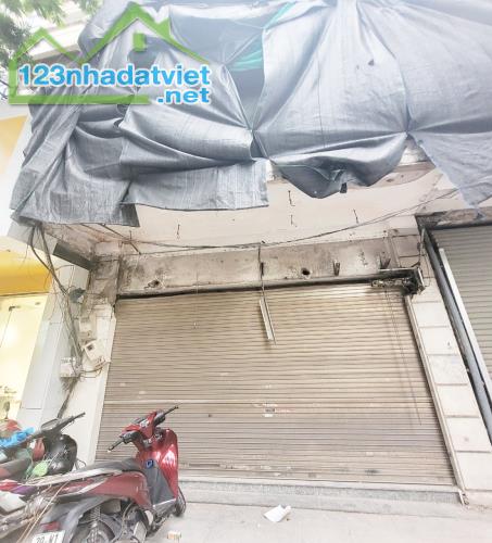 Bán Nhà Mặt Phố Hoàng Quốc Việt, Cầu Giấy, DT 109m2 x MT 5,2m, Giá Rẻ.