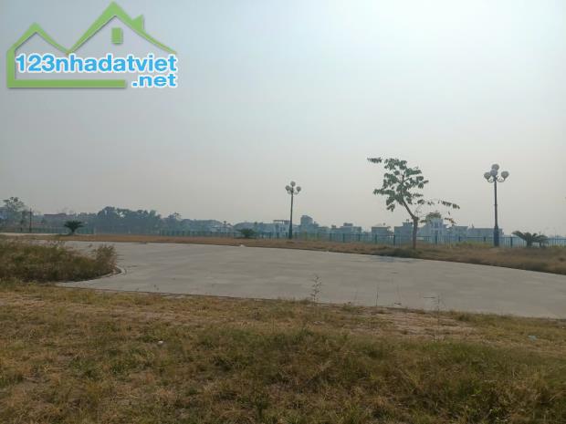 Bán đất DCS 3, Thắng, Hiệp Hoà, BG 132m2, mt6m, View hồ, Kinh Doanh 4.x tỷ - 1