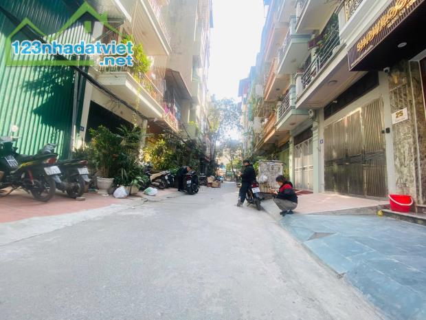 Bán nhà Phố Trần Điền, Quận Hoàng Mai. DT: 55m, 5 tầng. khu phân lô , oto. Giá: 17 tỷ 3 - 3