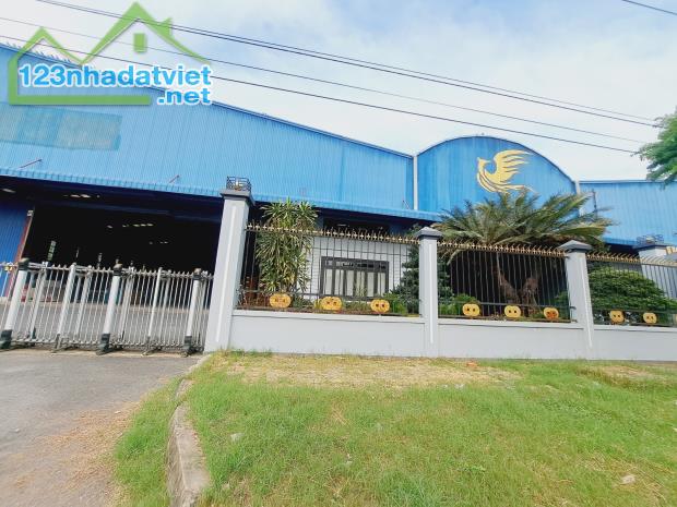 Bán nhà xưởng trong KCN Nhị Xuân Hóc Môn, TP.HCM. Diện tích 14.757 m² (140x105) giá 135 tỷ - 1