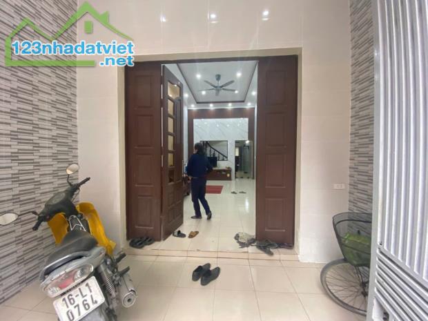 NGON BỔ RẺ. Nhà 90mx  2.5 tầng, 2 mặt ngõ Đường Nguyễn Văn Hới. Ngõ 5 m. Giá Rẻ - 3