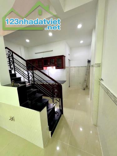 🏠âu dương lân ,quận 8 ,2 tầng ,4mx10m,hẻm 3m ,nhỉnh 4,x tỷ - 1