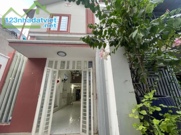 Nhà 2 tầng Thạnh Xuân 38 Q12, 73m2, 4x18m chỉ 3.x tỷ - 4