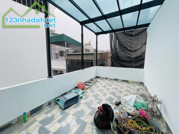 NHÀ LÔ GÓC 45M² BỜ SÔNG SÉT - SIÊU THOÁNG MÁT - MẶT TIỀN RỘNG 6.3M - CHỈ HƠN 9 TỶ - 2