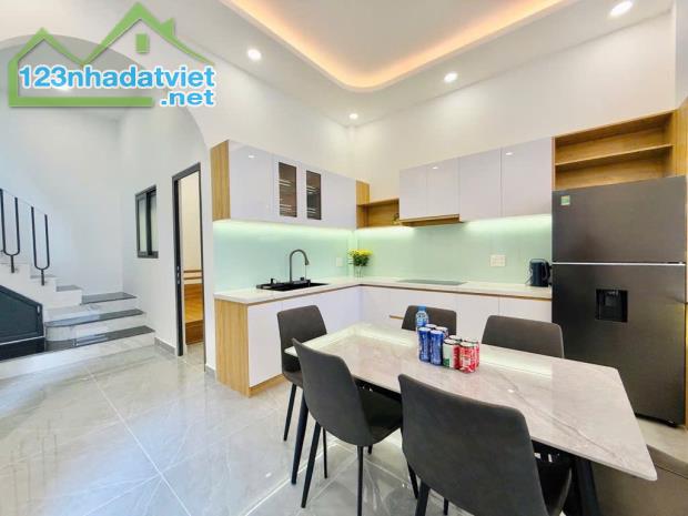 VILLA MINI- DIỆN TÍCH ĐẤT 102M2- GẦN EMART- NGANG HƠN 6M TƯƠNG LAI 2 MẶT TIỀN TẶNG FULL NỘ - 1