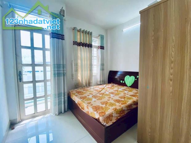 Lê Văn Sỹ, Phường 1, Quận Tân Bình, 40m2, 3 tầng, xe tải đỗ cửa, chỉ 7 tỷ.