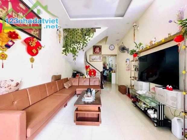 NHÀ PHỐ KHƯƠNG ĐÌNH THANH XUÂN, 61M*5 TẦNG, MT 4M,Ô TÔ ĐỖ CỬA, 2 THOÁNG 10 TỶ - 2