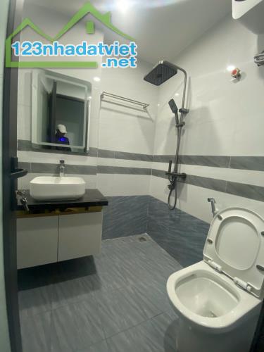 Siêu vip - Bán nhà đường đôi Tân Mai, 45m2, 5 tầng, 7 ngủ, 4 WC - Thang máy, Full đồ - 4