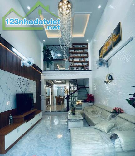 KHU PHÂN LÔ NGAY DREAMHOME-HẺM 6M-HĐ THUÊ 25TR/th. GẦN PHẠM VĂN CHIÊU, GV, 5TANG, 7.8TY