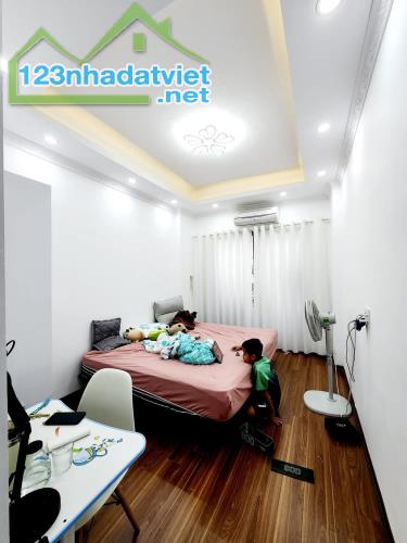 P.LÔ ÔTÔ TRÁNH ĐỨC GIANG 30M2 x 5T NHÀ ĐẸP Ở LUÔN ĐÓN TẾT FULL NỘI THẤT 6,39TỶ - 3