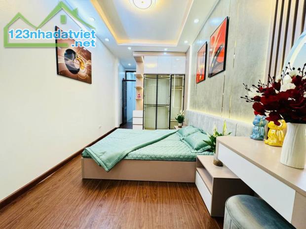 Bán Gấp nhà ngõ  3 gác phố Láng Hạ, 30m2 tài chính  6.8  tỷ - 1