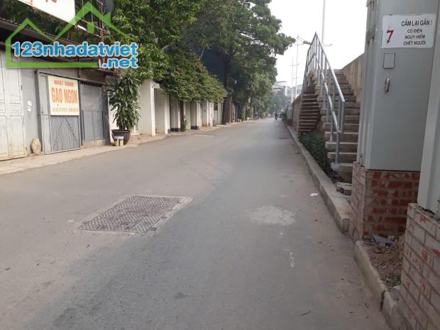 BIỆT THỰ TÂY HỒ - ĐƯỜNG Ô TÔ TRÁNH NHAU - BA BƯỚC CHÂN RA HỒ - 2