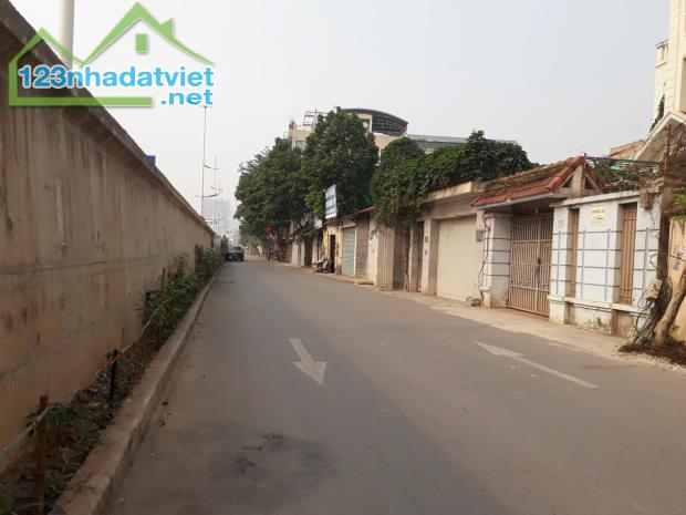 BIỆT THỰ TÂY HỒ - ĐƯỜNG Ô TÔ TRÁNH NHAU - BA BƯỚC CHÂN RA HỒ - 1