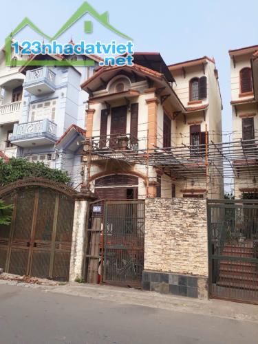 BIỆT THỰ TÂY HỒ - ĐƯỜNG Ô TÔ TRÁNH NHAU - BA BƯỚC CHÂN RA HỒ