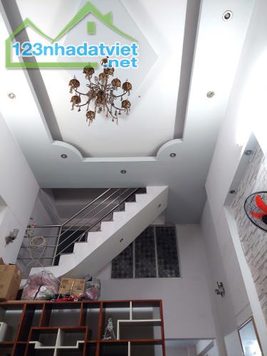 Bán Nhà 3 Tầng 64m2_4x16m 3 PN Gần Phạm Văn Đồng Hiệp Bình Chánh Thủ Đức Chỉ 4,6 tỷ - 2