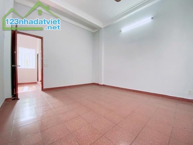 THÍCH QUẢNG ĐỨC - HẺM NHỰA Ô TÔ THÔNG - NHÀ ĐẸP 4 TẦNG 3PN - CHỈ NHỈNH 6 TỶ - 3