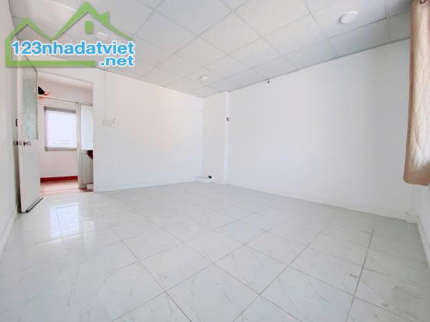 THÍCH QUẢNG ĐỨC - HẺM NHỰA Ô TÔ THÔNG - NHÀ ĐẸP 4 TẦNG 3PN - CHỈ NHỈNH 6 TỶ - 2