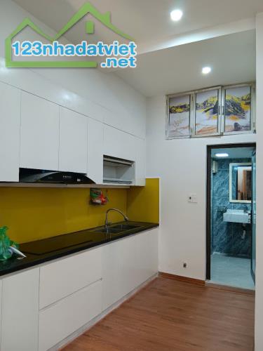 Bán chung cư có sổ đỏ 2 ngủ,74m2 khu vực Linh Đàm, Hà Nội giá giá rất rẻ - 3