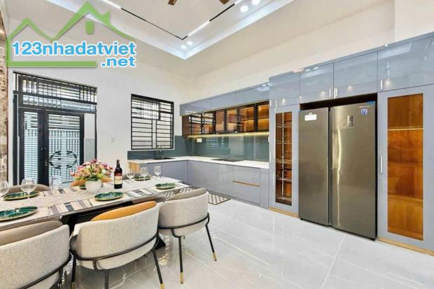 Bán nhà hẻm 8m, Phạm Văn Chiêu, Gò Vấp, 4m x 15m, 59 m², nhà đẹp - Giá 7.35 tỷ TL