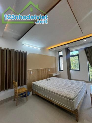 ► Kiệt Ô tô thông gần MT Lê Văn Thứ, 117m2, ngang 6, 5 tầng, 8 căn hộ hiện đại, 7.x tỷ