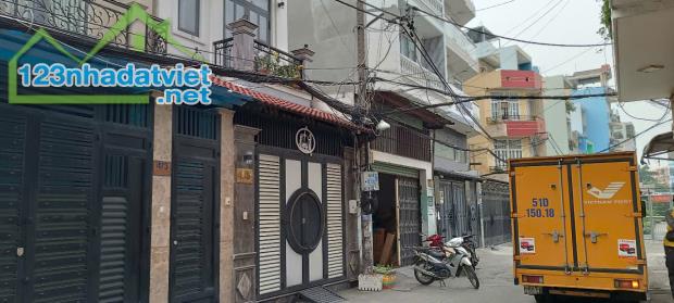 Nhà 4x18m, ô tô đậu cửa, cạnh Vietcombank Tây Thạnh, 5.6 tỷ - 5