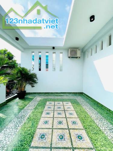 Nhà 1/ Thống Nhất, GV. 60m2, 5.3x11.25m. 3 tầng, full nội thất. Chỉ 5ty600