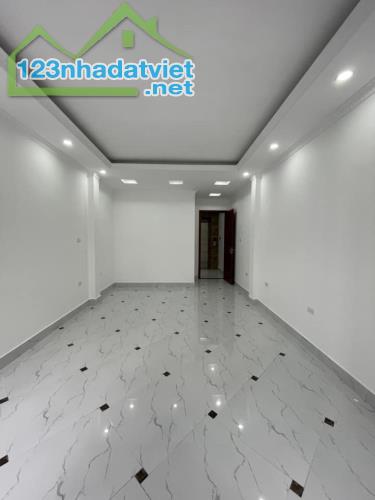 BÁN NHÀ HỒNG MAI Ở LUÔN, 5 TẦNG THANG MÁY, TRUNG TÂM QUẬN, 45M2 GIÁ 8.X TỶ