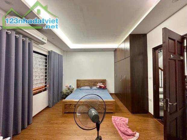 Bán Nhà Phan Đình Giót, 48m², Ngõ Thông, Ô Tô, Thoáng Sáng, Giá Chỉ 6.45 Tỷ