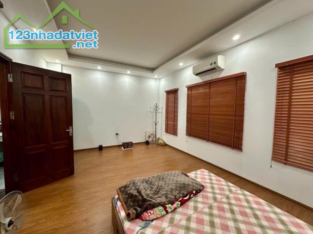 Bán Nhà Phan Đình Giót, 48m², Ngõ Thông, Ô Tô, Thoáng Sáng, Giá Chỉ 6.45 Tỷ - 1