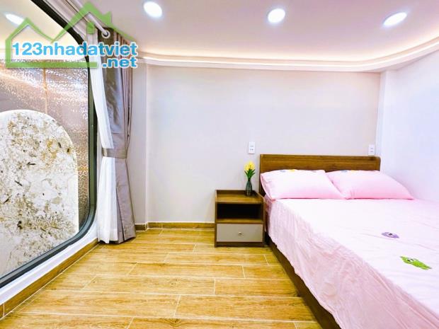 SIÊU PHẨM CĂN GÓC 3 TẦNG FULL NỘI THẤT - DTSD 60 M2 - HẺM 6M - NGUYỄN VĂN TRỖI - PN. - 4