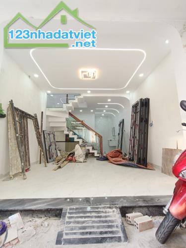 NGAY LÊ VĂN QUỚI, NHÀ 1/ ĐƯỜNG SỐ 12, 32M2, 2 TẦNG 2PN GIÁ 3.X TỶ - 3