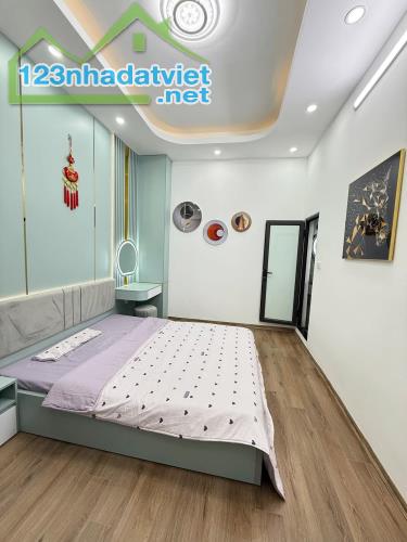 BÁN NHÀ 10M RA PHỐ TÂY SƠN - ĐỐNG ĐA DT 27M 6 TẦNG MT 4.5M GIÁ CHỈ 5.35 TỶ 2 THOÁNG - 2