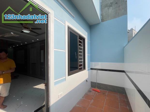 Nhà Quang Tiến xách vali về ở luôn 62M x 5T, 7,5 tỷ, oto tránh, KD đỉnh