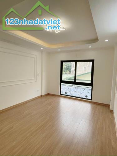 BÁN NHÀ VĨNH HƯNG LÔ GÓC, GẦN Ô TÔ 40M X 5T X  NHỈNH 6.3 TỶ. - 1