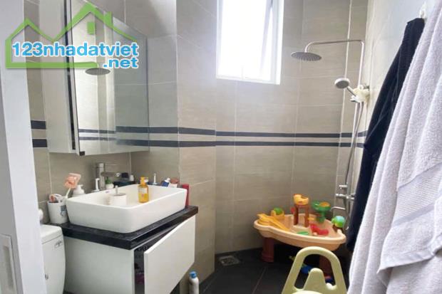 Bán nhà Quang Trung dưới 4 tỷ, 4 Tầng đúc BTCT, Hẻm Xe hơi, 3.2m x 7m - Giá 3.4 tỷ TL