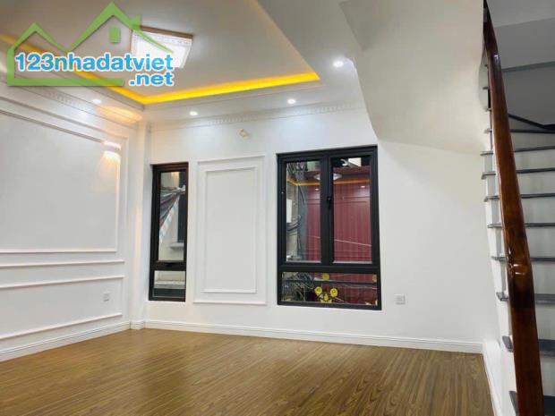 Bán nhà riêng phố Lạc Long Quân phân lô, kinh doanh gần phố giá nhỉnh 6 tỷ  Bán nhà riêng - 4