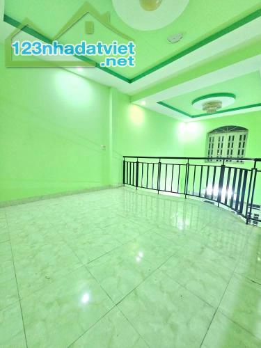 NHÀ 2 TẦNG GẦN 100M2 NGANG 5M - VÀI BƯỚC CHÂN RA TÂN HIỆP 18 VÀ 16 - Ô TÔ NGỦ TRONG NHÀ - - 3