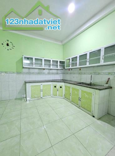 NHÀ 2 TẦNG GẦN 100M2 NGANG 5M - VÀI BƯỚC CHÂN RA TÂN HIỆP 18 VÀ 16 - Ô TÔ NGỦ TRONG NHÀ - - 5