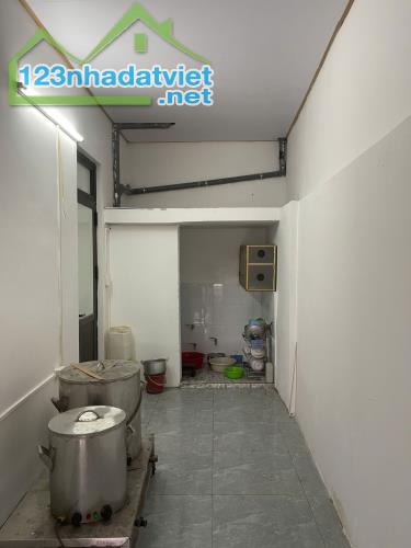 Cho thuê MBKD Văn Quán, Hà Đông, ô tô tránh, vỉa hè rộng chỉ 4 Triệu, 30m2, 1 ngủ, vs - 2