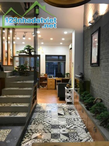 **Bán nhà mặt tiền đường Út Tịch, phường 4 Tân Bình, 4x12, nhà 4 tầng - 4