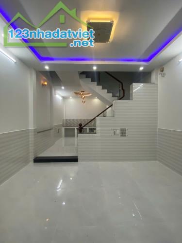 NHÀ BƯNG ÔNG THOÀN,PHƯỜNG PHÚ HỮU, TP THỦ ĐỨC - 50M2, NGANG 4.8M - 3 TÂNG,4PN - GIÁ 4.9TY - 1