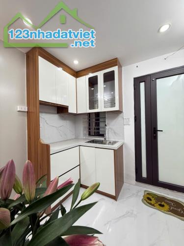 Cần bán nhà 3 tầng Khâm Thiên, 22m2, 3 ngủ, 2 vệ sinh, 3.2 tỷ - vị trí đẹp, ngõ nông, sổ - 2