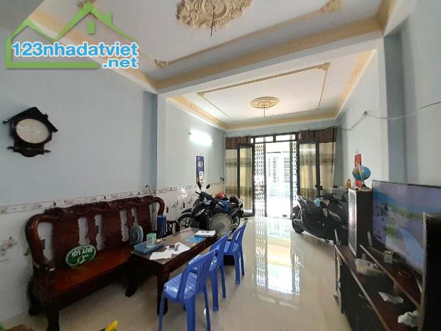 Mua Bán nhà Lê Văn Qưới, 4x16m, 3phòng ngủ, ô tô đậu trước nhà, khu an ninh, chủ gấp bán. - 1