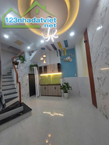 BÁN NHÀ QUẬN 8 MỄ CỐC MỚI ĐẸP 30M2 ĐƯỜNG 3M 3TẦNG CHỈ 2,58TỶ