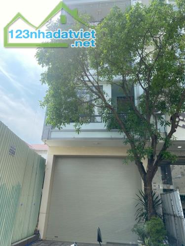 Cho Thuê Nhà An Phú Quận 2, 250m2 (6PN-6WC), Hầm - Trệt - 3 Lầu. Đi Bộ 150m Ra Trần Não