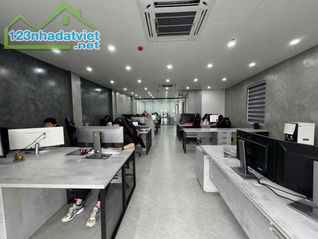 Bán nhà mặt phố Yên Hoa 101m2, 8 nổi 1 hầm view Hồ Tây tận hưởng không gian sống