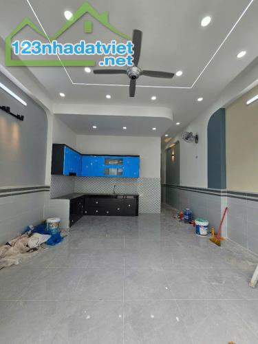 BÁN CĂN NHÀ TTH21 , QUẬN 12 ,SHR100M2 GIÁ NHỈNH 3TY