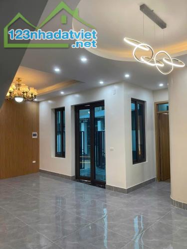 Bán nhà 2 tầng 3 phòng ngủ tại Vinh Thịnh, Khai Quang, Vĩnh Yên 80m2, giá: 3 tỷ