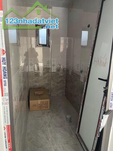 Bán Nhà 2 Tầng Sau UBND P.Hà Khánh. DT:82.6m2 Oto đỗ cửa Giá Rẻ !!! - 1