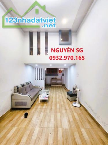 NHÔ 5 TỶ - LÊ QUANG ĐỊNH - NG.AY CHỢ BÀ CHIỂU - LÔ GÓC 3 TẦNG MỚI ĐẸP, DT 54 M2 (3,6 x 15) - 1